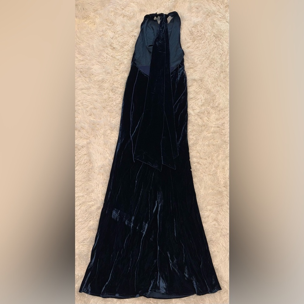 NEW SAU LEE midnight blue halter velvet gown sz 6 - Picture 6 of 7